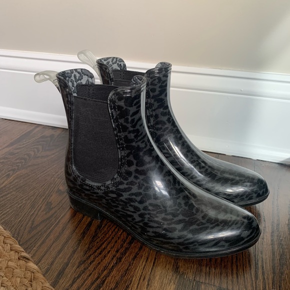 I.N.C International Concepts Animal Print Waterproof Rain Boots - Picture 3 of 4